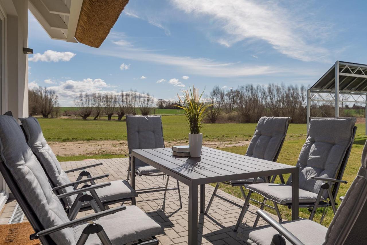 Vila Reetidyll Am Haff Pepelow Exteriér fotografie